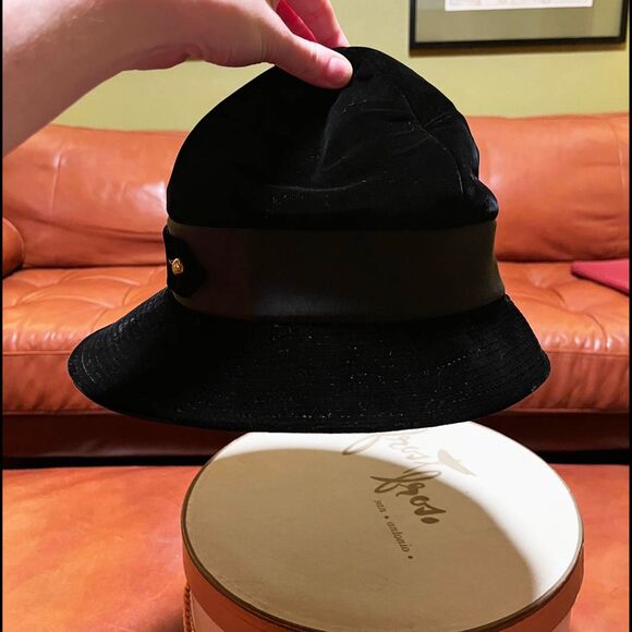 Vintage Frost Bros Black Velvet Cloche Hat San Antonio w/ Hat Box